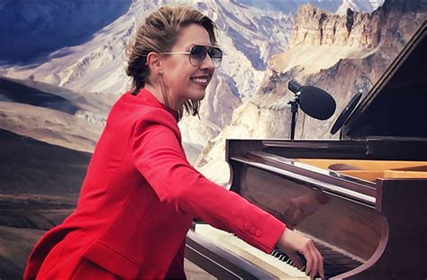 Pianist Performs At Record Breaking 16000 Ft In Tribute To Her Mother