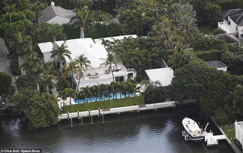 Jeffrey Epsteins Manhattan And Palm Beach Homes Up For Sale Daily