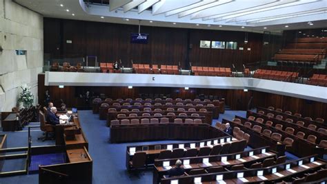 ריטוויטים אינם מהווים הבעת תמיכה בתוכן הרלוונטי. בכחול לבן דורשים: הצבעה על יו"ר כנסת חדש - כבר היום - כיפה