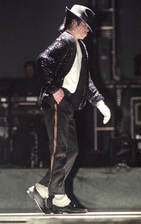 Michael Jacksons Moonwalk 30 Years Old Abc News