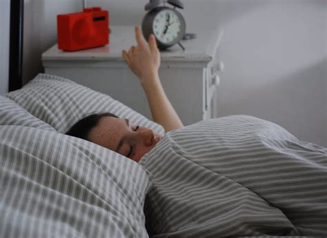 Study Waking Up To Melodic Sounds Increases Energy Compared To Alarms