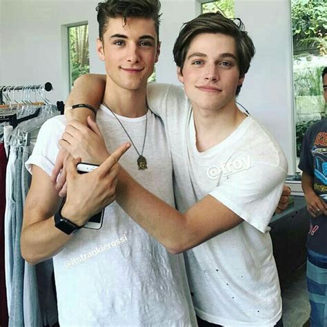 froy gutierrez beautiful men faces gay lindo gay aesthetic lgbt love blonde guys cute gay