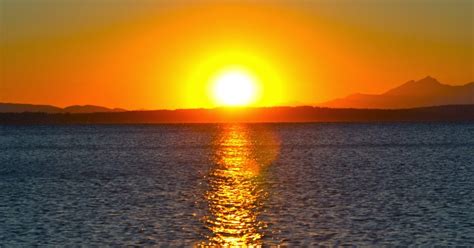 Shoreline Area News: Photo: Sun sets