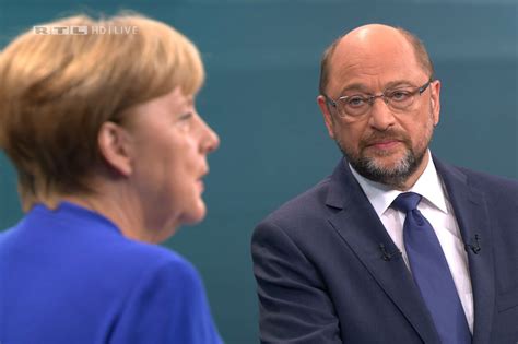 Merkels Rival Angriber Hende På Flygtningepolitikken Bt Udland