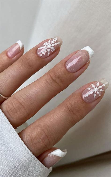 25 Christmas Nails 2020 Glitter Snowflake Nails