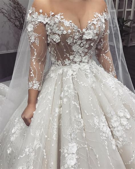 Sexy Crew Neck Long Sleeve Princess Bridal Gowns 2021 Lace Appliques Wedding Dress Ball Gowns