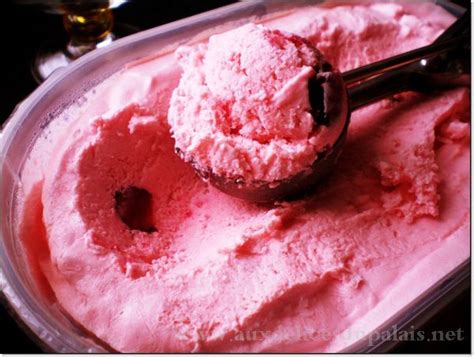 Recette de glace facile et rapide sans sorbetière, à base de crème fouettée et de lait concentré sucré. Glace sans sorbetière au yaourt "recette facile" · Aux ...