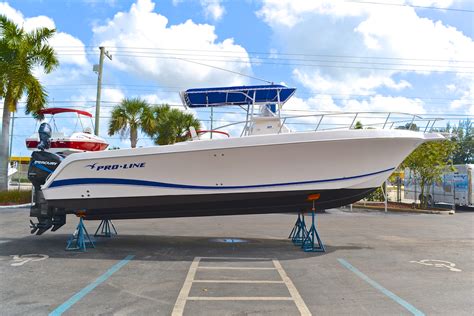 Hall's sport center has been your key to summer fun since 1972! Used 2004 Pro-Line 30 Sport Center Console boat for sale ...