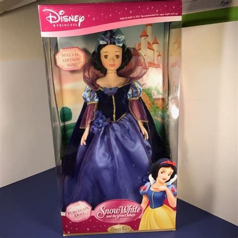Snow White Porcelain Doll Walt Disney Princess Seven Dwarfs Brass Key Special 19 Ebay Disney