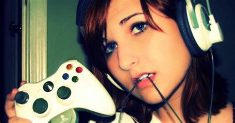 Guys Does A Girl Being A Gamer Girl Make Her More Attractive To You Girlsaskguys