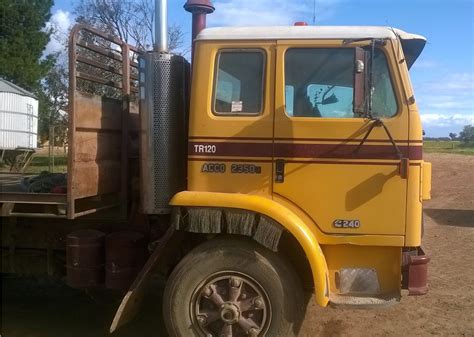 International Acco 2350 Cab Wanted In Good Condition Trucks