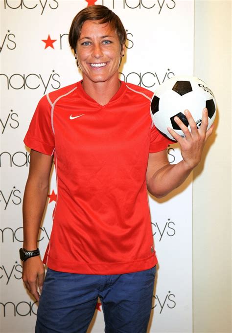 Abby Wambach Picture 7 The Us Womens National Soccer Team Appears At Macys Town Center Mall
