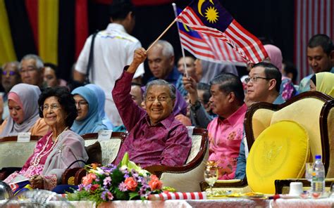 Biodata perdana menteri malaysia yang pertama sehingga yang ke 6. PM seru rakyat ambil iktibar konflik negara luar, tolak ...