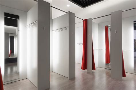 Rethinking The Fitting Room Vitag Retail Solutions Provider