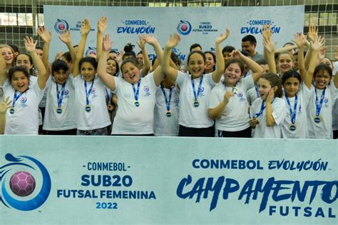 gramado ‘futsal camp con 90 niñas durante la conmebol sub20 futsal femenina conmebol