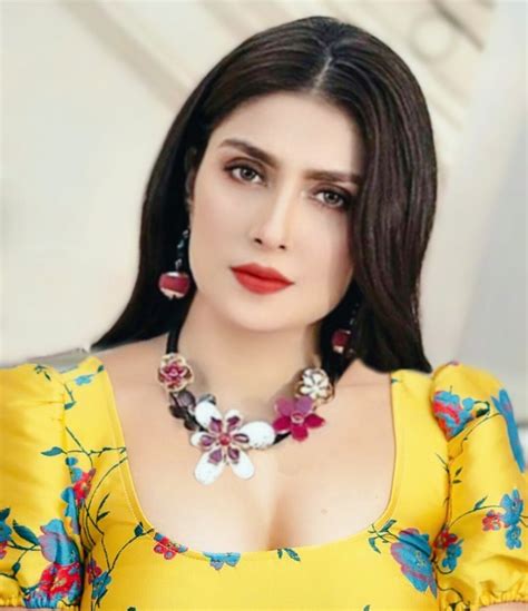 55 Hot And Sexy Ayeza Khan Pictures That Will Leave You Stunned Navel