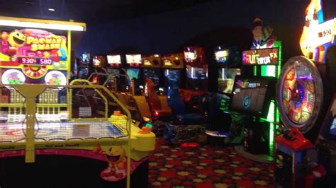 Fast Forward Arcade At Disneys Pop Century Resort Youtube