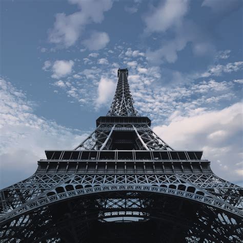 The Eiffel Tower Paris 4k Uhd Wallpaper