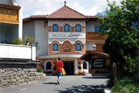 Eingang Hotel Laurin Hotel Laurin Tirolo Dorf Tirol