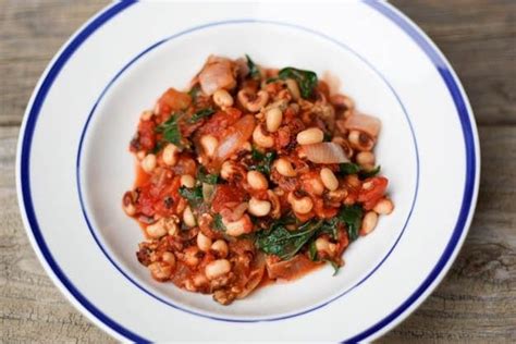 Vegan Black Eyed Peas With Tomatoes And Greens