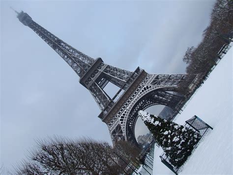 49 Winter In Paris Desktop Wallpaper Wallpapersafari