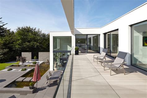 20 Breathtaking Modern Balcony Designs Every Home Needs