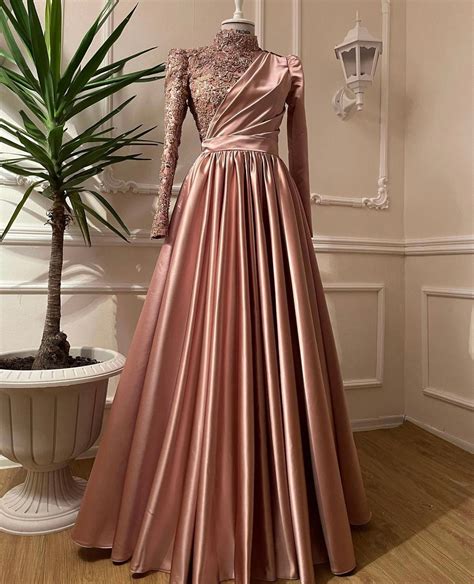 Elegant Hijab Muslim Evening Dresses Arabic Dubai Satin Appliques Long