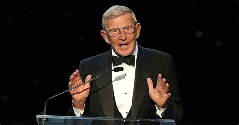 Former Notre Dame Football Coach Lou Holtz Tests Positive For Covid 19