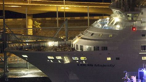 Two Killed As Freak Wave Hits Cruise Ship Sbs News