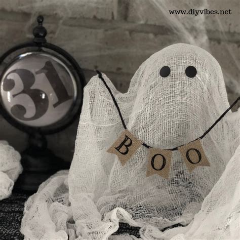 How To Diy Halloween Cheesecloth Ghosts Diy Halloween Ghosts