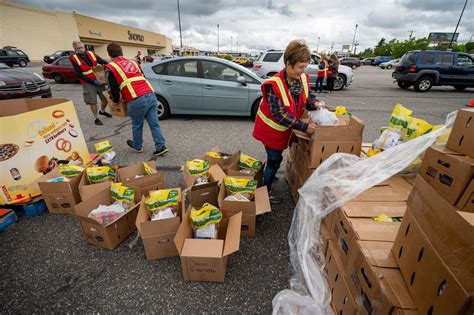 Ways to donate to the salvation army in lowell helping us to help others. Salvation Army of Spokane food distribution | The ...