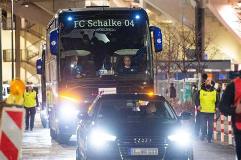 Alle termine der königsblauen im überblick. Schalke 04: Spieler sollen selbst entscheiden, ob sie spielen!