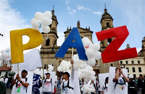 Histórico Colombia Y Las Farc Firmaron Acuerdo Y Sellaron La Paz Rm