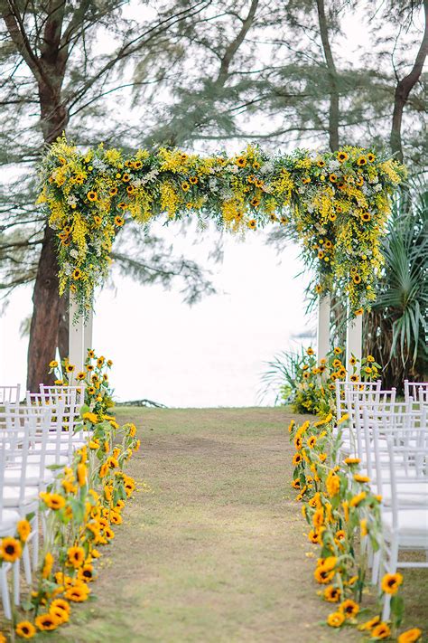 Check spelling or type a new query. Yellow Wedding Flowers | Wedding Ideas By Colour | CHWV
