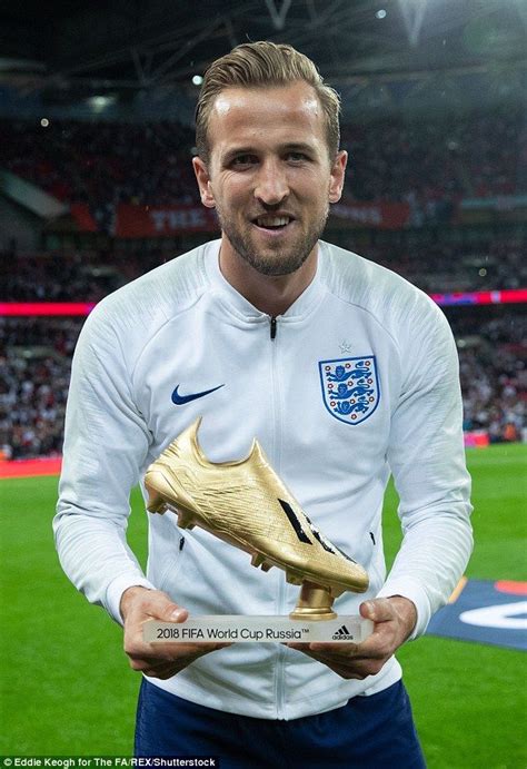 Kane Presented With World Cup Golden Boot By England Boss Southgate