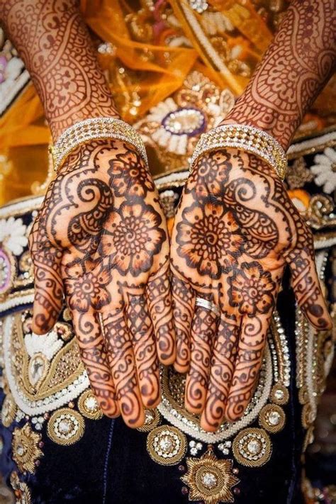 Schöne Mehndi Designs Modèles Tatouages Au Henné Henné Indien