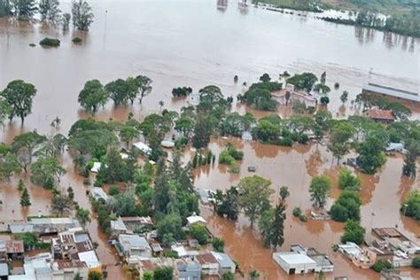 Más De 3500 Evacuados Por Las Inundaciones En El Litoral Argentina