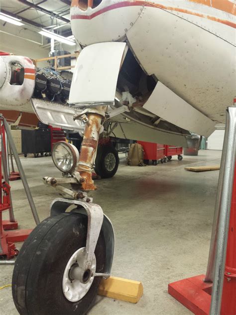 Installing A 737 300 Nose Landing Gear Strut At My Work Raviation