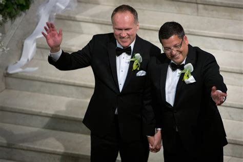 Photos Midnight Same Sex Marriage Ceremonies At Mpls City Hall Minnesota Public Radio News
