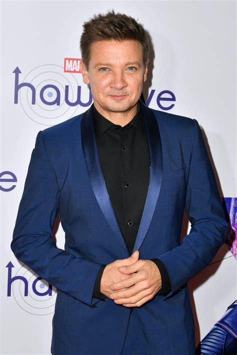 Jeremy Renner And Daughter Avas Sweetest Photos Usweekly