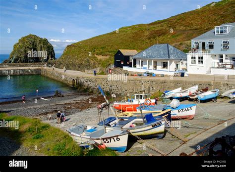 Fishing Cove Cornwall Hi Res Stock Photography And Images Alamy