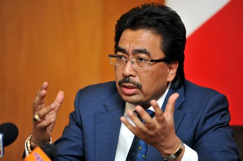 Datuk seri haji johari bin abdul ghani ( jawi : Bekas CEO Malaysia Airlines Perlu Bayar Pampasan Bernilai ...