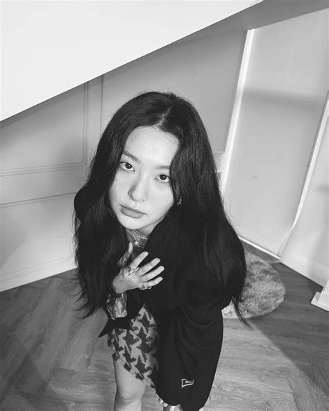 221004 Red Velvet Seulgi Instagram Update Kpopping
