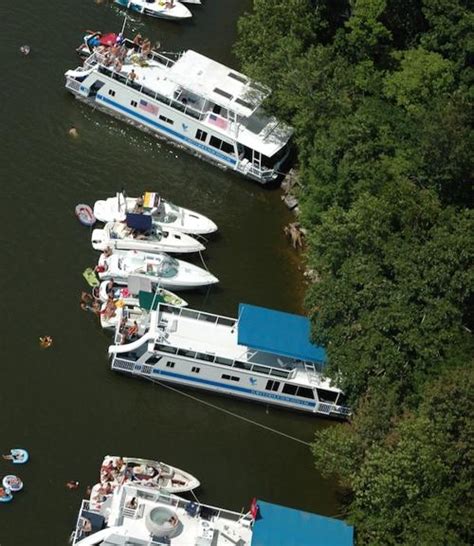 Houseboats At Party Cove Boating News At Lake Of The Ozarks
