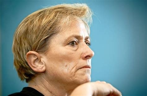 Frau eisenmann, in ihrer partei beklagen manche, ihre frühe nominierung als spitzenkandidatin für die. Wiederwahl ziemlich sicher: Zweite Spielzeit für Susanne ...