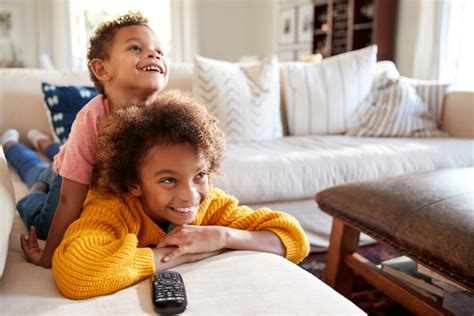 Are Your Kids Watching Tv Too Much Our Screen Time Guide Newfolks