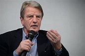 Bernard Kouchner : Pour 6 Français sur 10, la France accueille trop de ...