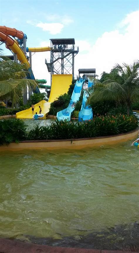 A rope course with seven levels and over 50 obstacles delivers adventure. Austin Heights Water Theme Park - Place To Visit In Johor ...