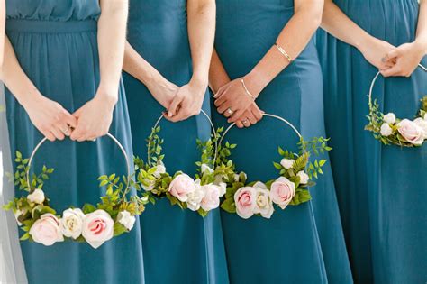 13 Beautiful Bridesmaid Bouquet Alternatives To Flowers Yeah Weddings