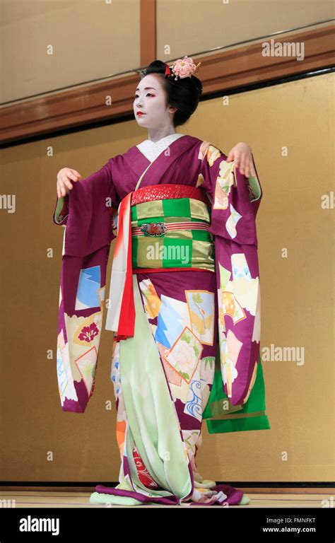 Japan Kyoto Kyomai Dance Dancer Maiko Stock Photo Alamy